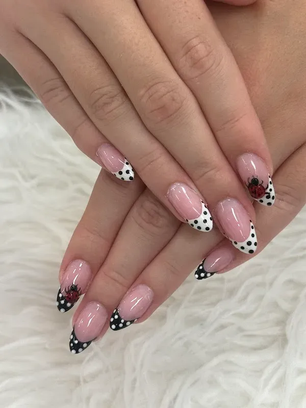 DB GOLDEN NAILS — Nail salon in Middletown Township